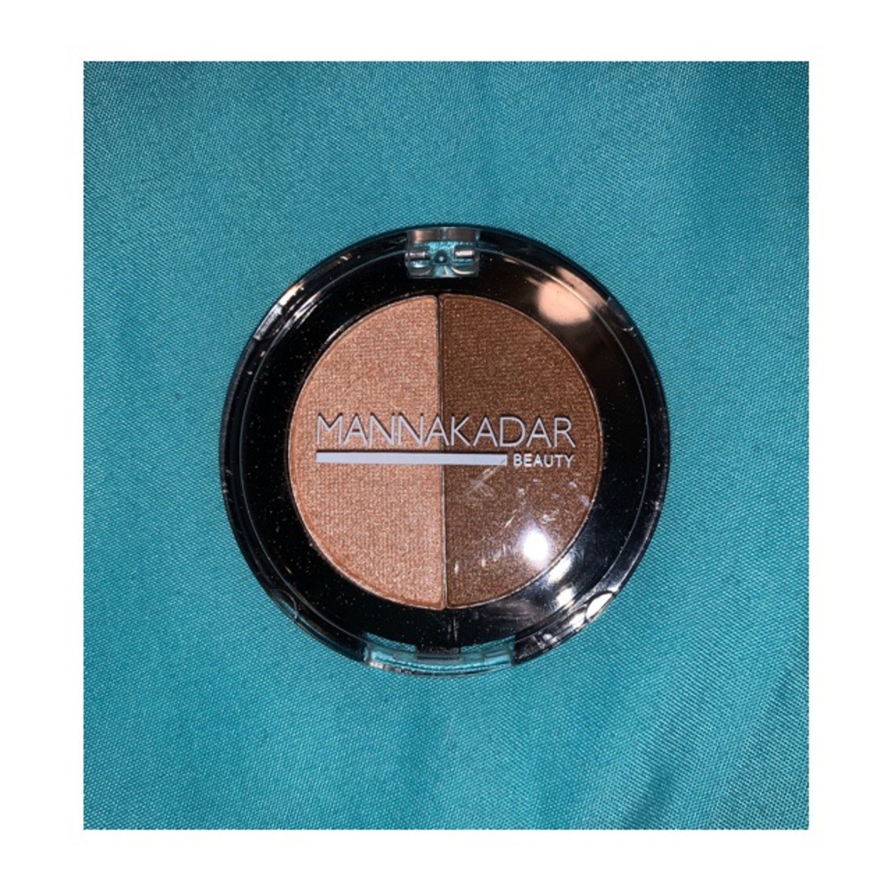 Bronzer and highlighter makeup